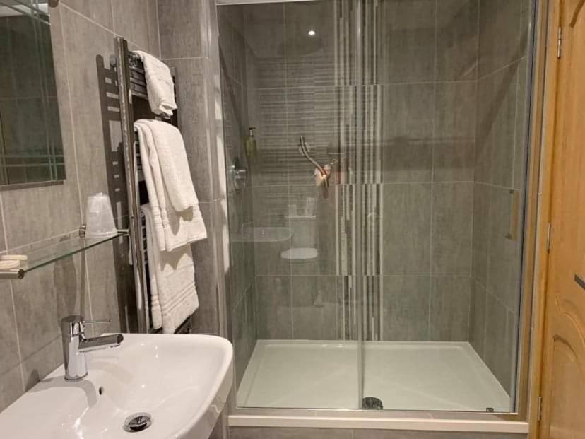 Victoria Hotel Kirkcaldy Extérieur photo