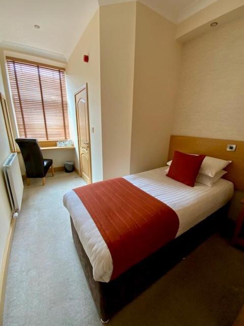 Victoria Hotel Kirkcaldy Extérieur photo
