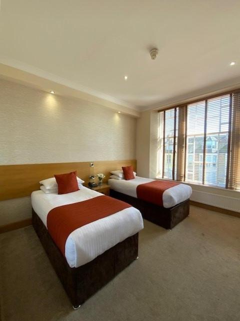 Victoria Hotel Kirkcaldy Extérieur photo