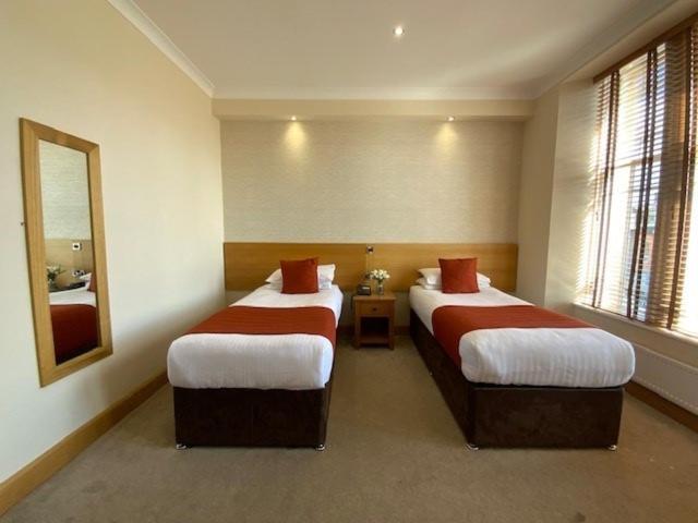 Victoria Hotel Kirkcaldy Extérieur photo